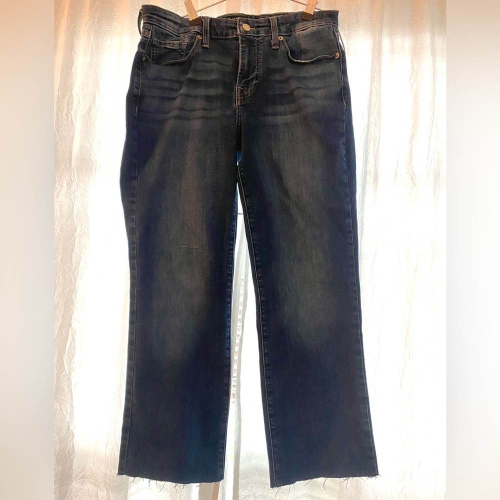 Lucky Jeans. Size 29. Dark denim.
